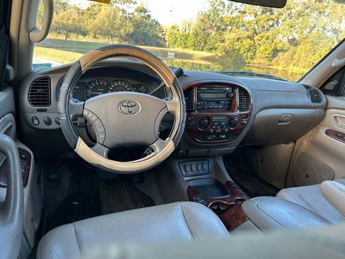 Used 2007 Toyota Sequoia SR5 image 11