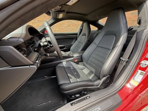 Used 2025 Porsche 911 Carrera GTS image 5