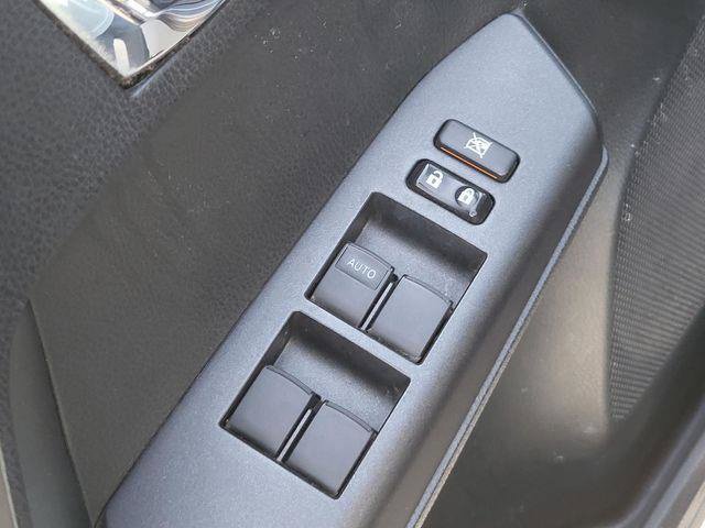 Used 2018 Toyota RAV4 XLE AWD/4WD image 18