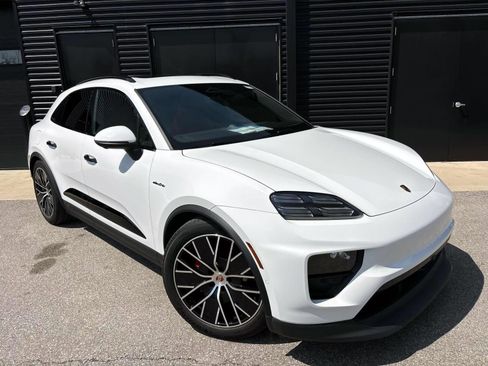 Certified 2025 Porsche Macan 4S Electric image 12