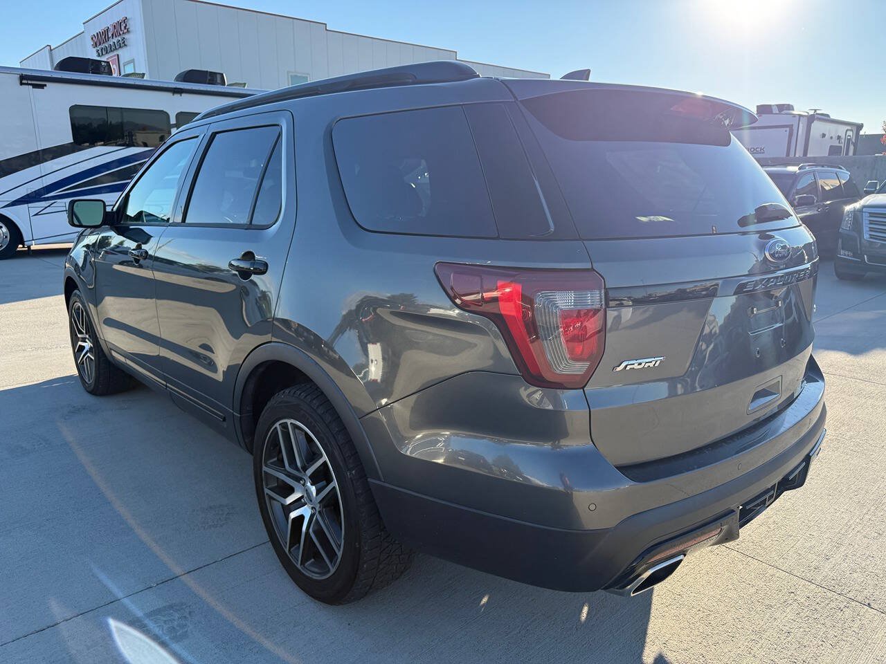 Used 2017 Ford Explorer Sport w/ Equipment Group 401A AWD/4WD image 5
