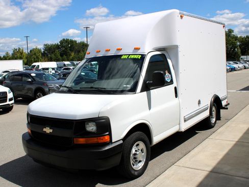 Used 2014 Chevrolet Express 3500 image 3