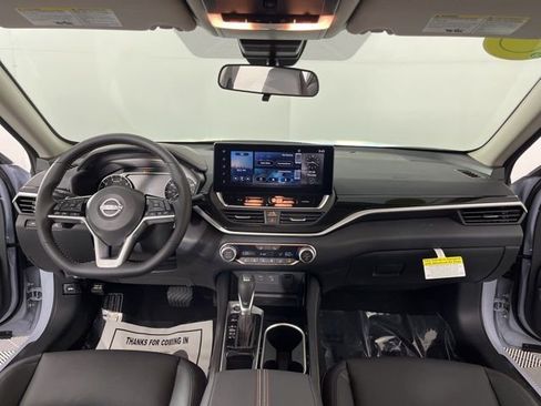 New 2025 Nissan Altima 2.5 SR w/ SR Premium Package image 42