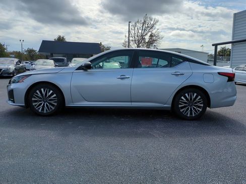 Used 2024 Nissan Altima 2.5 SV image 7
