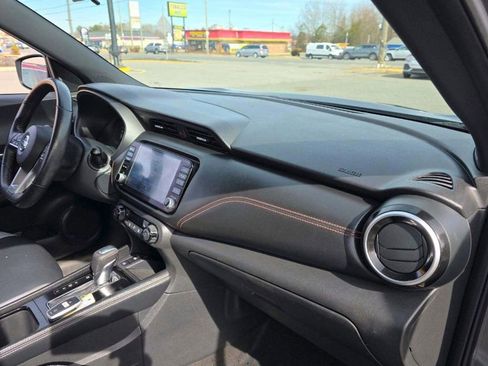 Used 2021 Nissan Kicks SR w/ SR Premium Package image 9