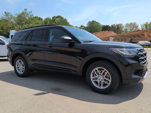 New 2026 Ford Explorer Active image 2