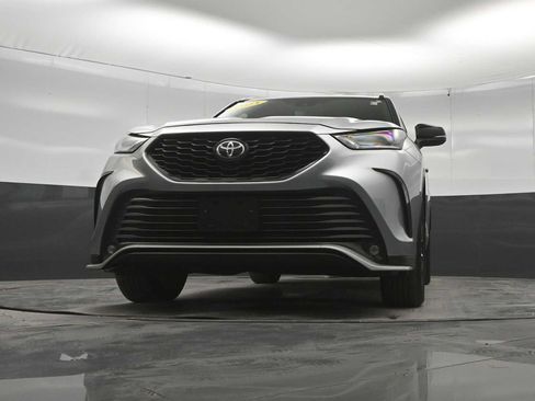 Used 2021 Toyota Highlander XSE AWD/4WD image 34