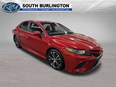 Used 2020 Toyota Camry SE FWD image 8
