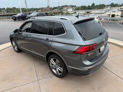 Used 2018 Volkswagen Tiguan SEL Premium AWD/4WD image 10