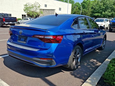 Used 2023 Volkswagen Jetta SE FWD image 4