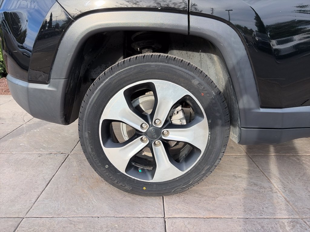Used 2018 Jeep Compass Latitude w/ Popular Equipment Group AWD/4WD image 13
