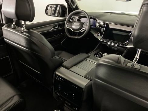 Used 2024 Jeep Wagoneer L Series II AWD/4WD image 36