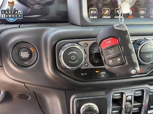 Used 2021 Jeep Wrangler Unlimited Rubicon AWD/4WD image 32