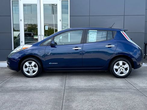 Used 2017 Nissan Leaf S FWD image 6