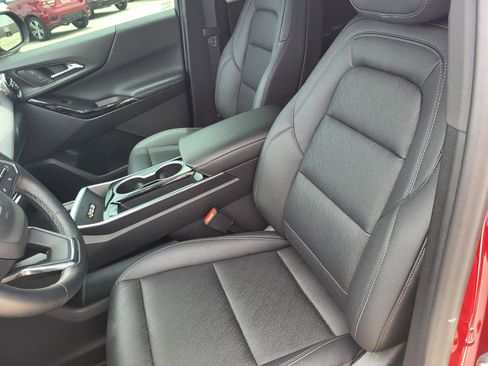 Used 2025 Chevrolet Equinox LT w/ Convenience Package II FWD image 15