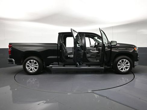 Certified 2023 Chevrolet Silverado 1500 LTZ w/ LTZ Premium Package AWD/4WD image 32