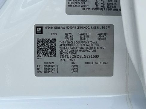 Used 2020 GMC Sierra 1500 SLT w/ SLT Premium Plus Package AWD/4WD image 32