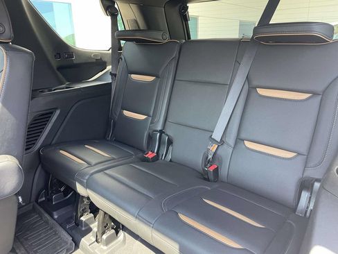 Used 2023 GMC Yukon AT4 w/ AT4 Premium Package AWD/4WD image 11