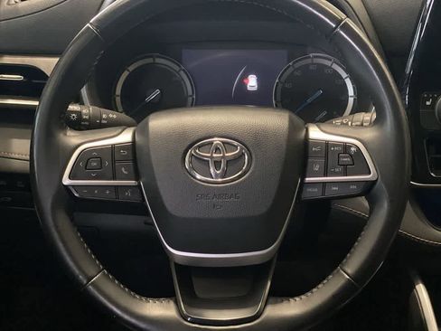 Used 2022 Toyota Highlander Bronze Edition AWD/4WD image 17