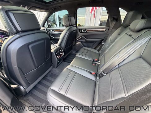 Used 2022 Porsche Cayenne GTS AWD/4WD image 43