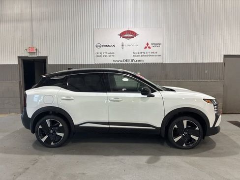 New 2026 Nissan Kicks SR w/ SR Premium Package image 2