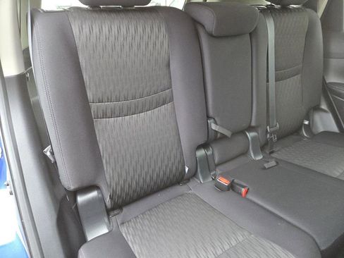 Used 2019 Nissan Rogue SV w/ Premium Package image 19