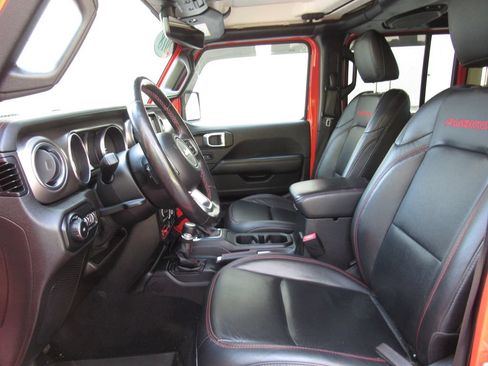 Used 2018 Jeep Wrangler Unlimited Rubicon AWD/4WD image 12