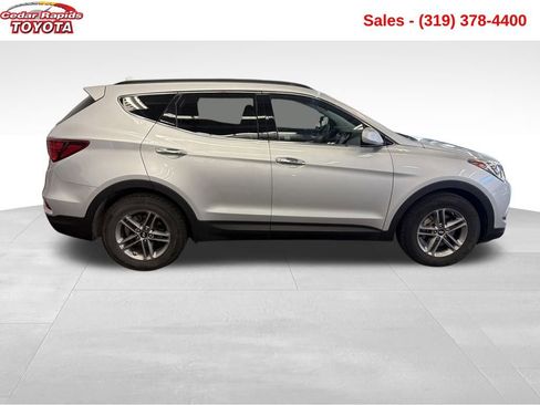 Used 2017 Hyundai Santa Fe Sport image 7