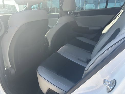 Used 2018 Kia Sportage EX w/ EX Sport Appearance Package image 9