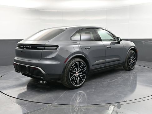 New 2026 Porsche Macan 4 Electric image 8