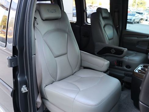 Used 2014 GMC Savana 1500 image 20