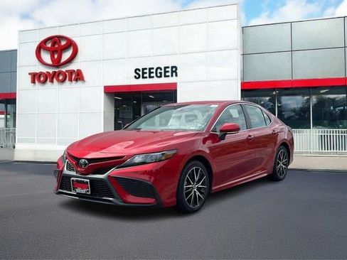 Used 2024 Toyota Camry SE FWD image 9
