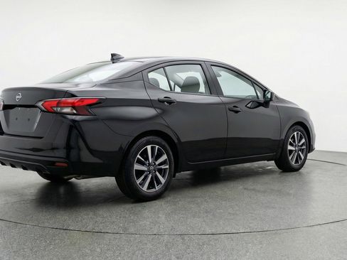 Used 2025 Nissan Versa SV image 9