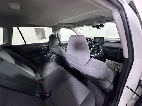 Used 2022 Toyota RAV4 XLE image 12