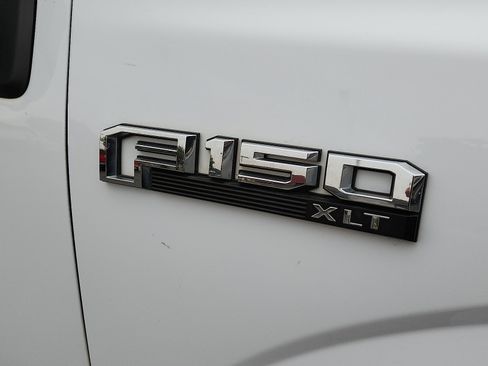 Used 2015 Ford F150 XLT w/ Equipment Group 302A Luxury image 6