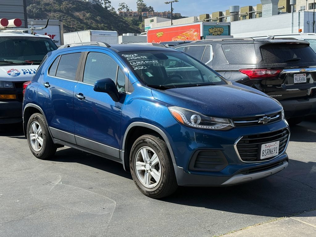 Used 2020 Chevrolet Trax LT w/ LT Convenience Package AWD/4WD image 20