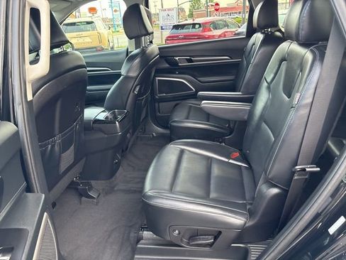 Certified 2025 Kia Telluride S FWD image 33