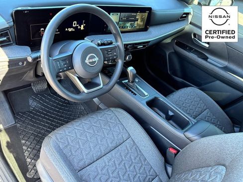 Certified 2025 Nissan Kicks SV image 16