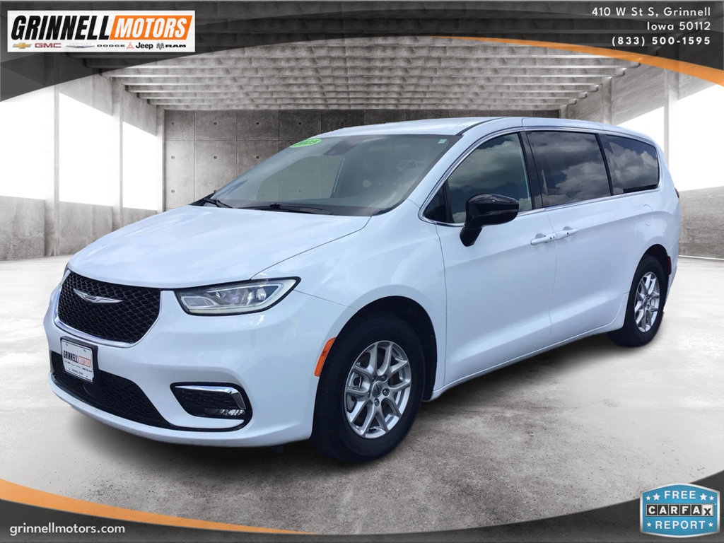 Used 2025 Chrysler Pacifica Select FWD image 1