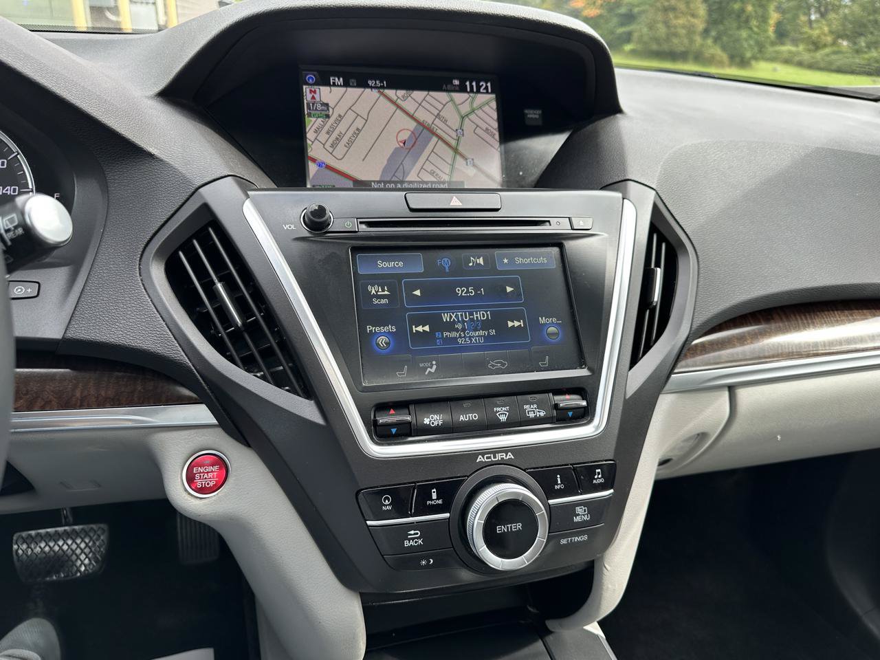 Used 2017 Acura MDX w/ Technology Package AWD/4WD image 21