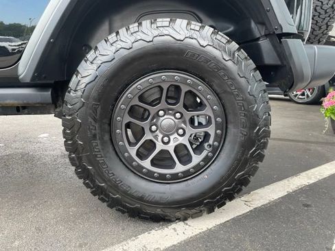 Used 2022 Jeep Wrangler Unlimited Rubicon w/ Xtreme Recon 35" Tire Package AWD/4WD image 32