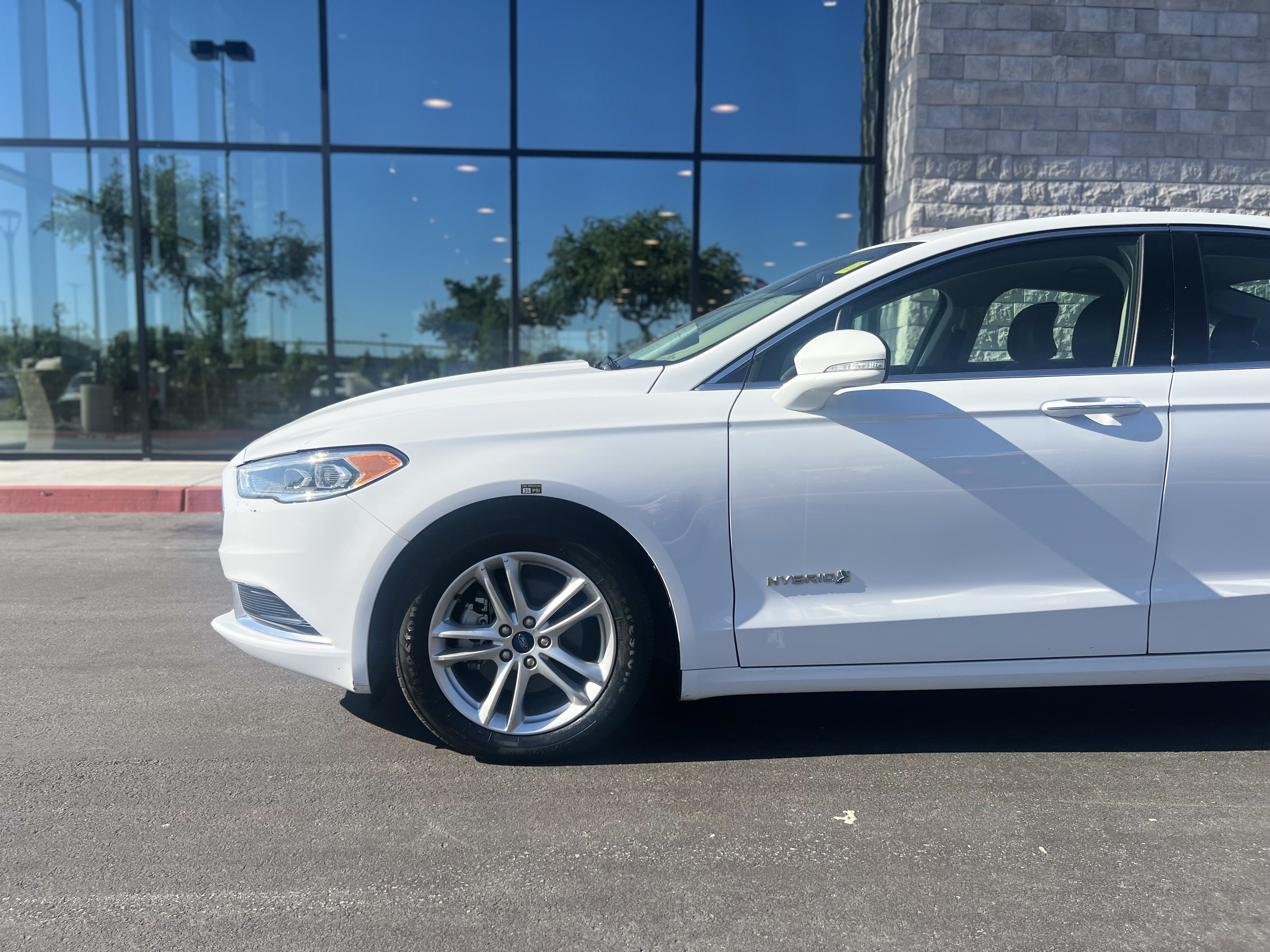 Used 2018 Ford Fusion SE w/ Equipment Group 602A FWD image 8