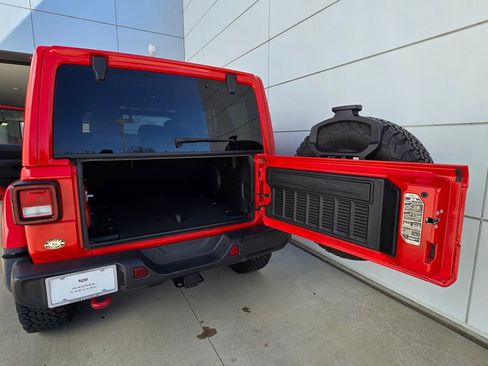 Used 2018 Jeep Wrangler Unlimited Rubicon image 31