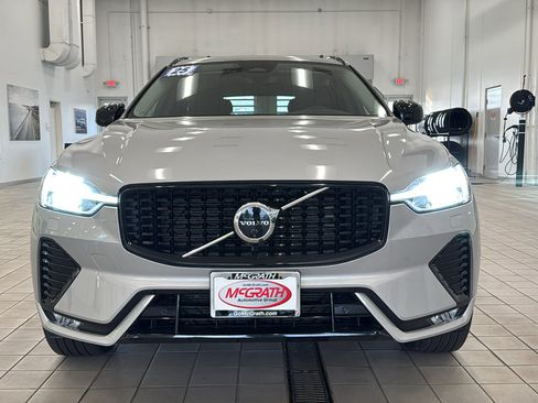Used 2025 Volvo XC60 B5 Plus AWD/4WD image 10