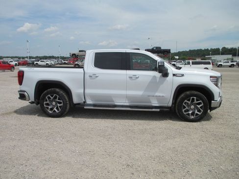 New 2026 GMC Sierra 1500 SLT w/ SLT Premium Plus Package AWD/4WD image 3