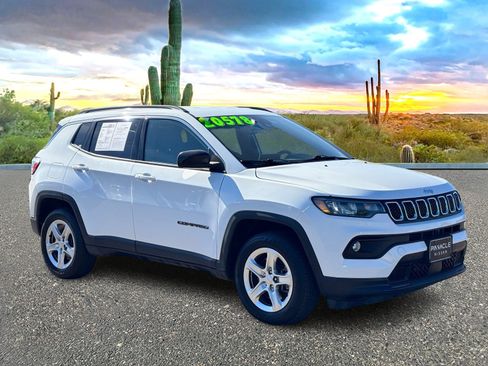 Used 2023 Jeep Compass Latitude image 9