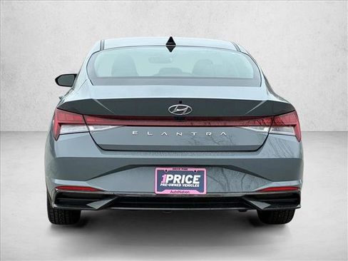 Used 2022 Hyundai Elantra SEL w/ Convenience + Premium Package image 6
