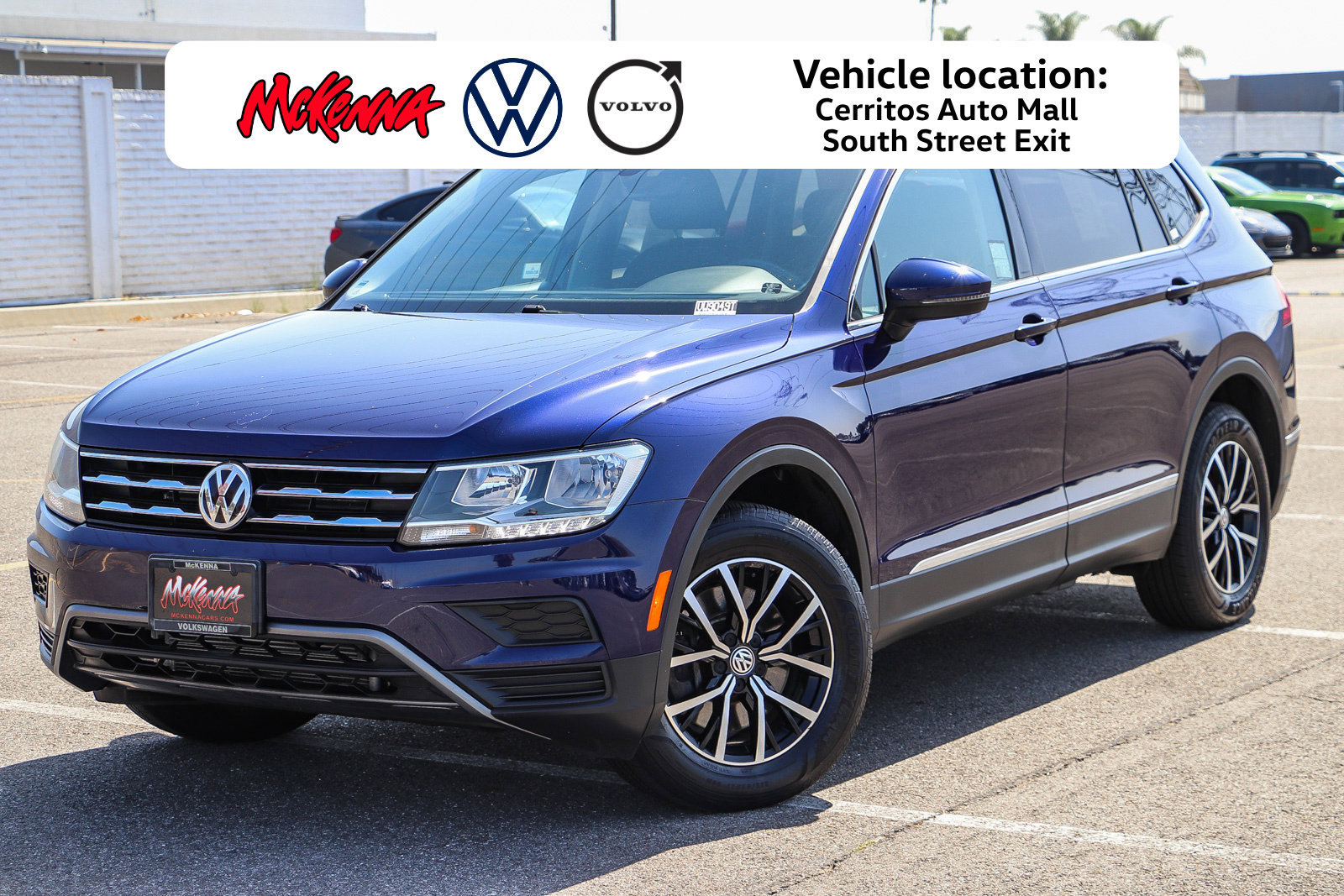 Used 2021 Volkswagen Tiguan SE w/ Panoramic Sunroof Package FWD image 1