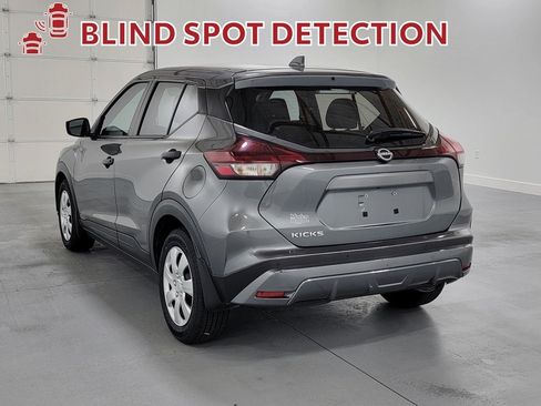 Used 2023 Nissan Kicks S FWD image 7