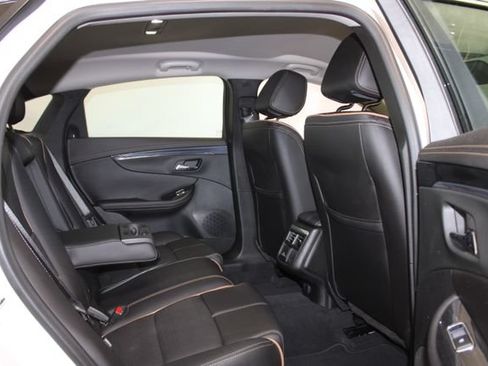 Used 2017 Chevrolet Impala Premier w/ Enhanced Convenience Package FWD image 10